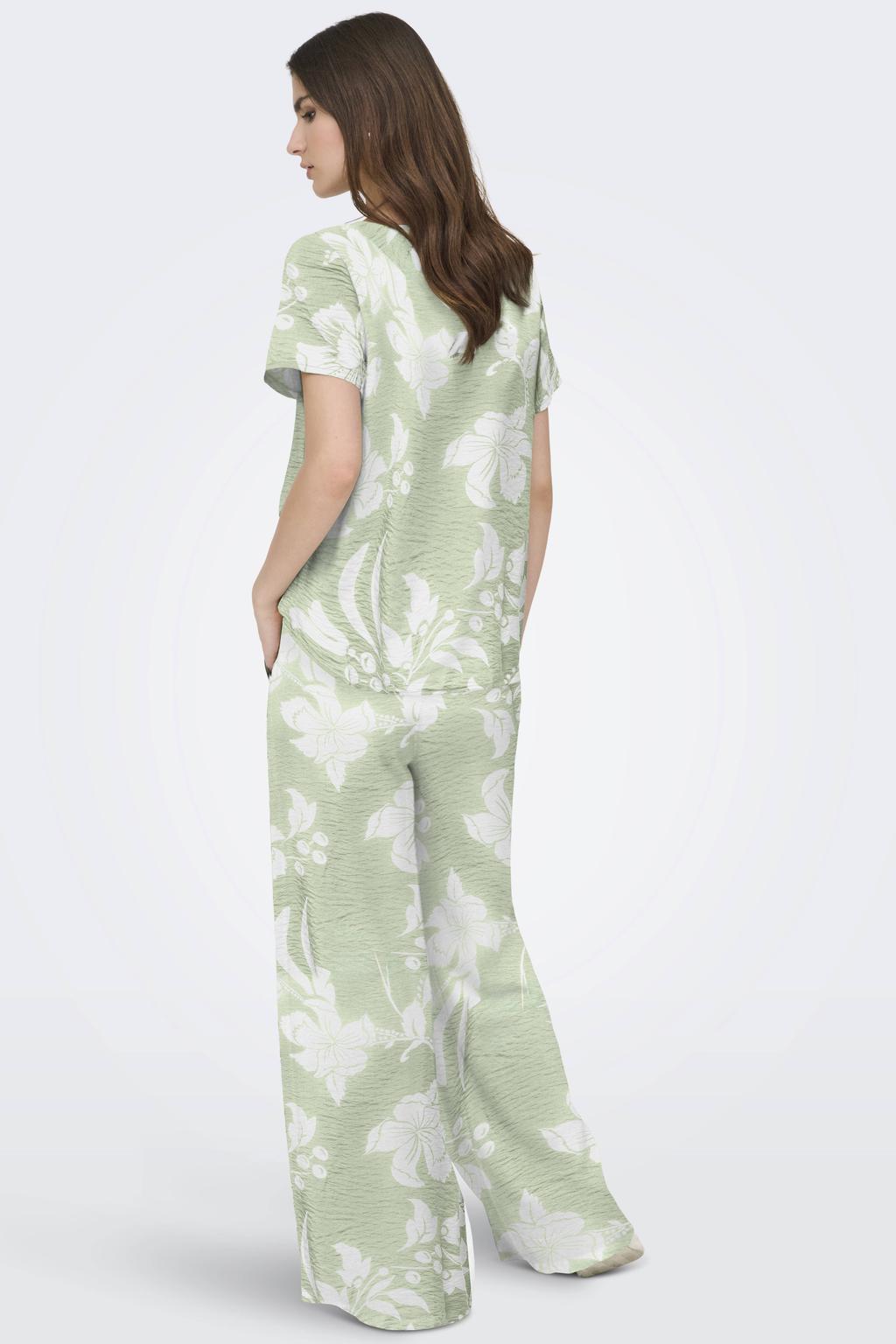 Groen en ecru dames JDY top van viscose met korte mouwen, ronde hals en geweven detail