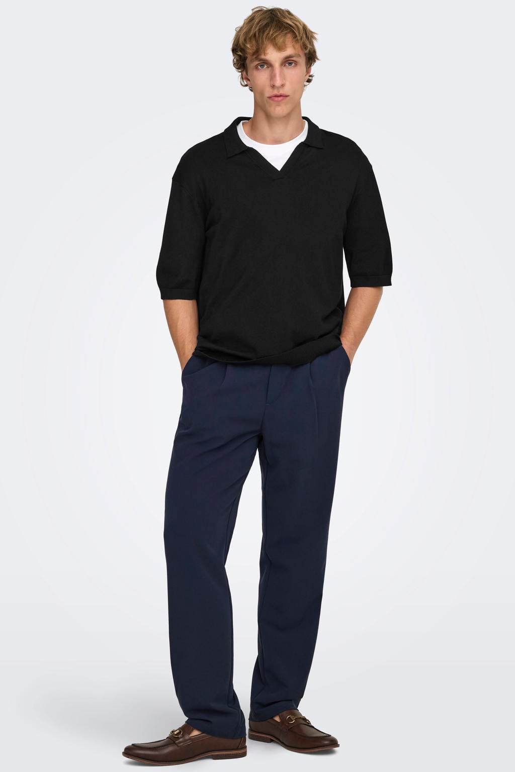 Zwarte heren ONLY & SONS relaxed polo gebreid van viscose met effen en korte mouwen
