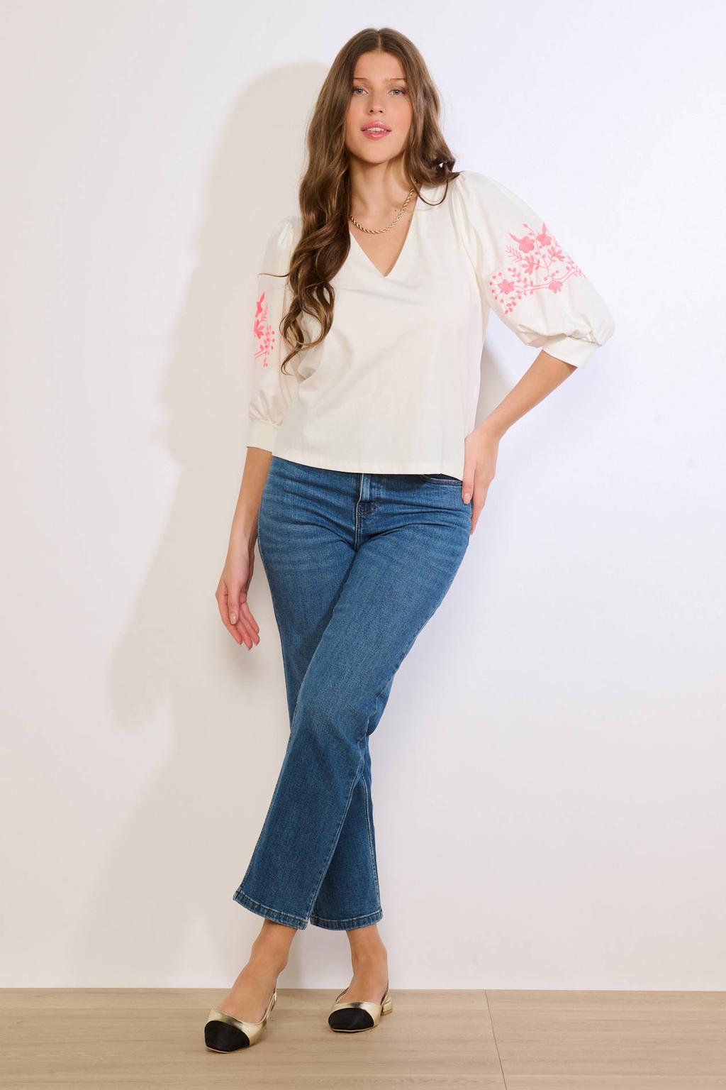 Witte dames LOLALIZA top van viscose met bloemenprint, driekwart mouwen en V-hals
