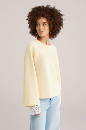 sweater lichtgeel