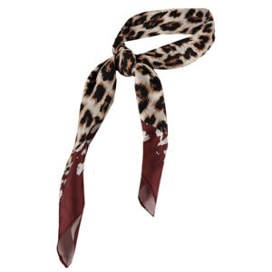 bandana met panterprint bordeauxrood
