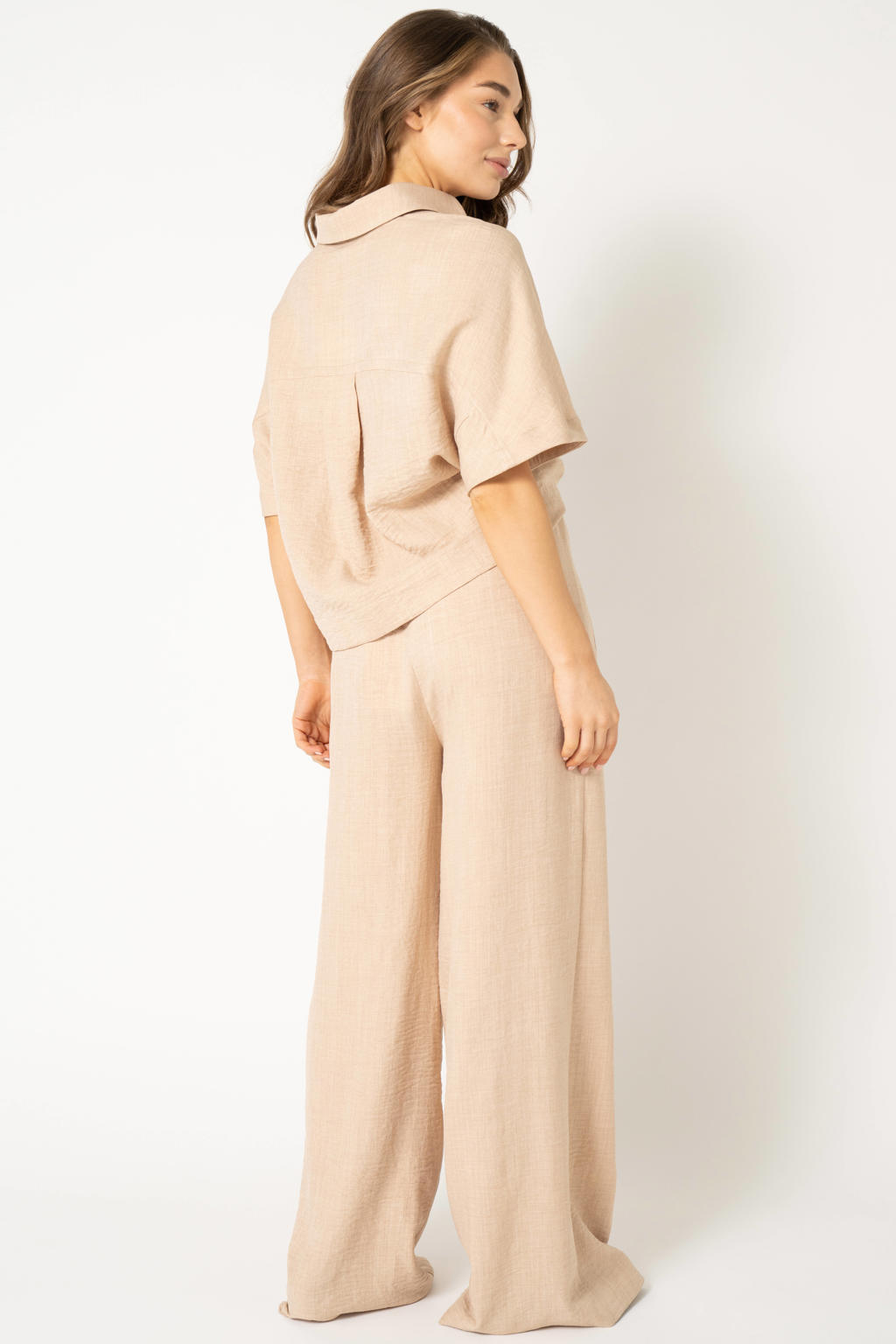 Crème dames Est'seven top van polyester met korte mouwen en klassieke kraag