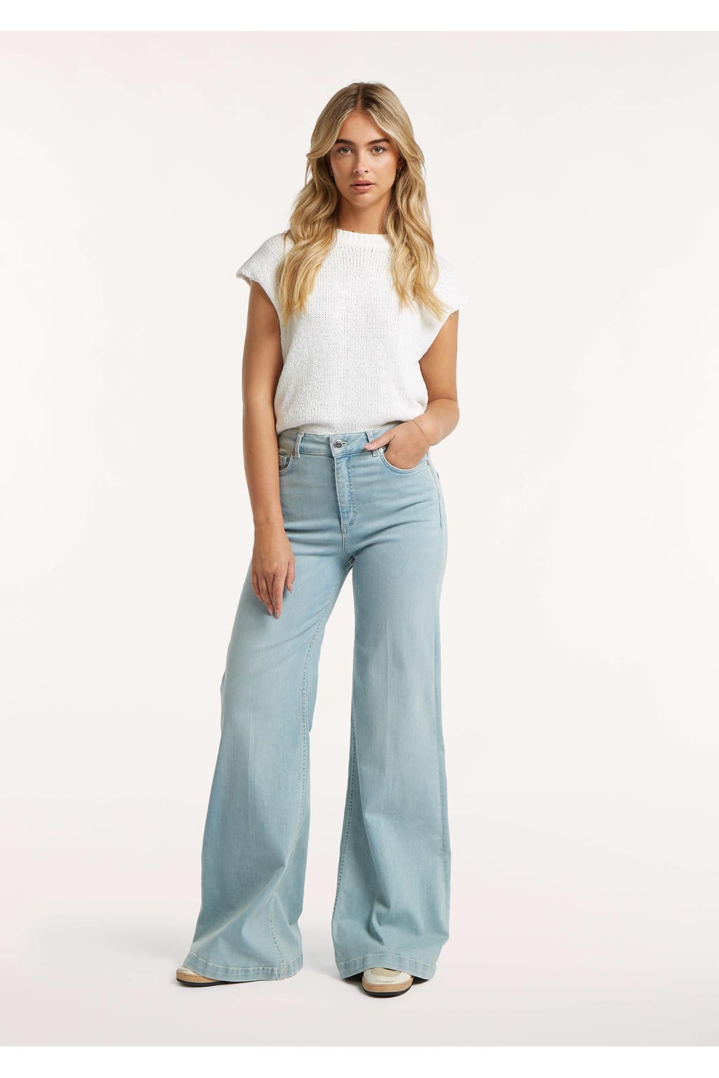 Light blue denim dames Circle of Trust high waist flared jeans van denim met rits- en knoopsluiting en effen