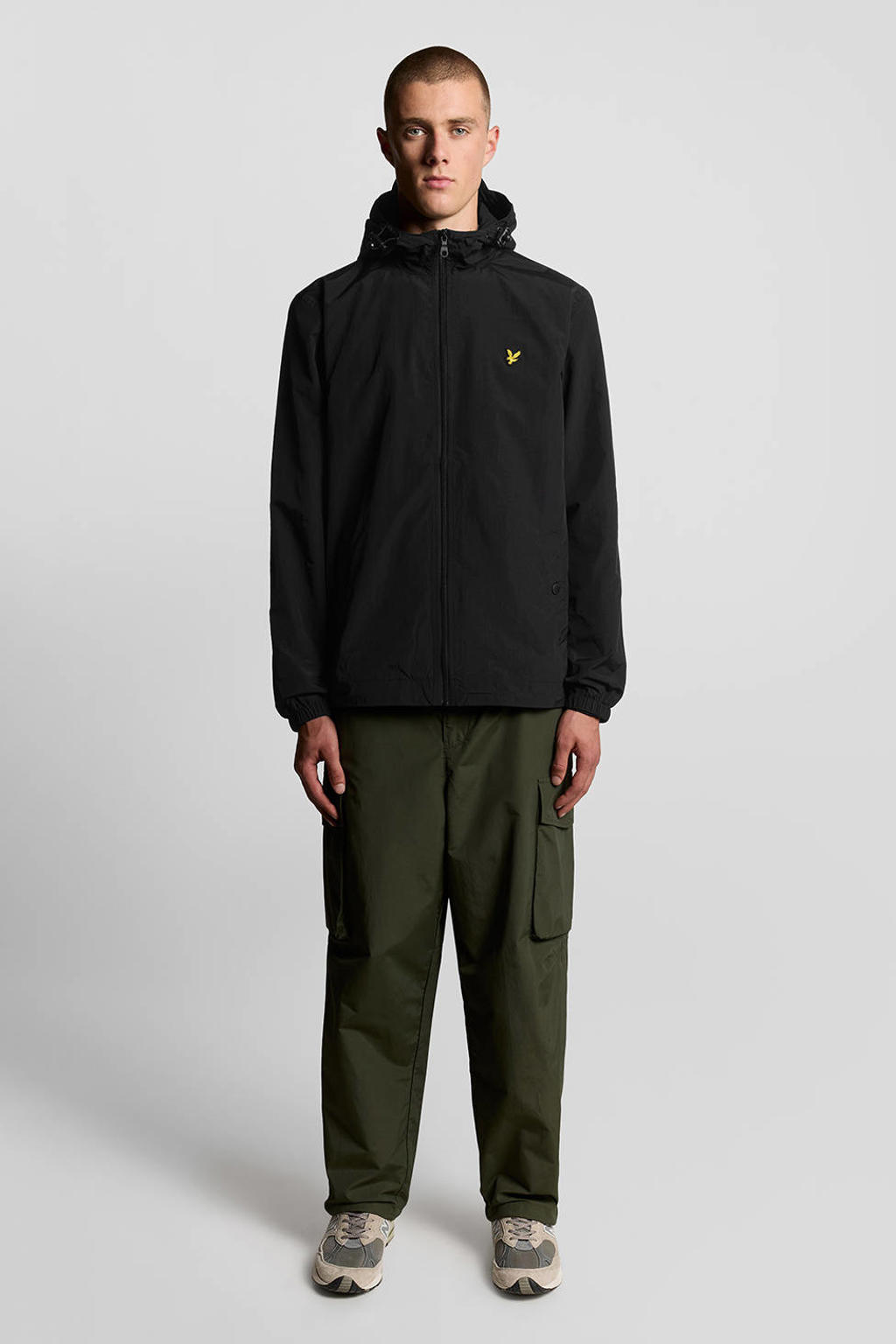 Zwarte heren Lyle & Scott zomerjas van nylon met effen, lange mouwen, capuchon en ritssluiting