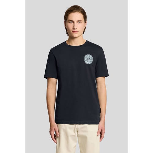 Lyle & Scott T-shirt met backprint donkerblauw afbeelding