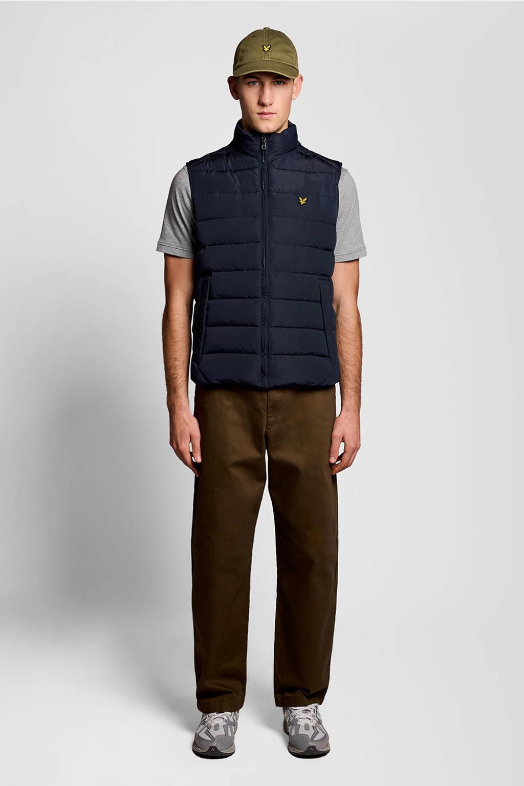 Donkerblauwe heren Lyle & Scott bodywarmer van polyester met effen, opstaande kraag, ritssluiting en doorgestikte details