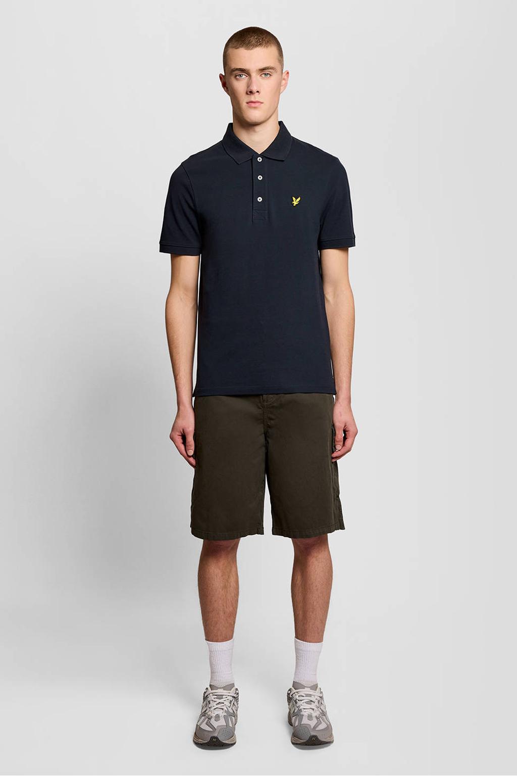 Donkerblauwe heren Lyle & Scott regular polo van katoen met effen, korte mouwen, knoopsluiting en pique