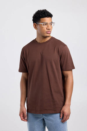 regular T-shirt bruin