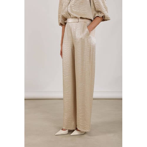 NUKUS satijnen straight high waist broek zand afbeelding