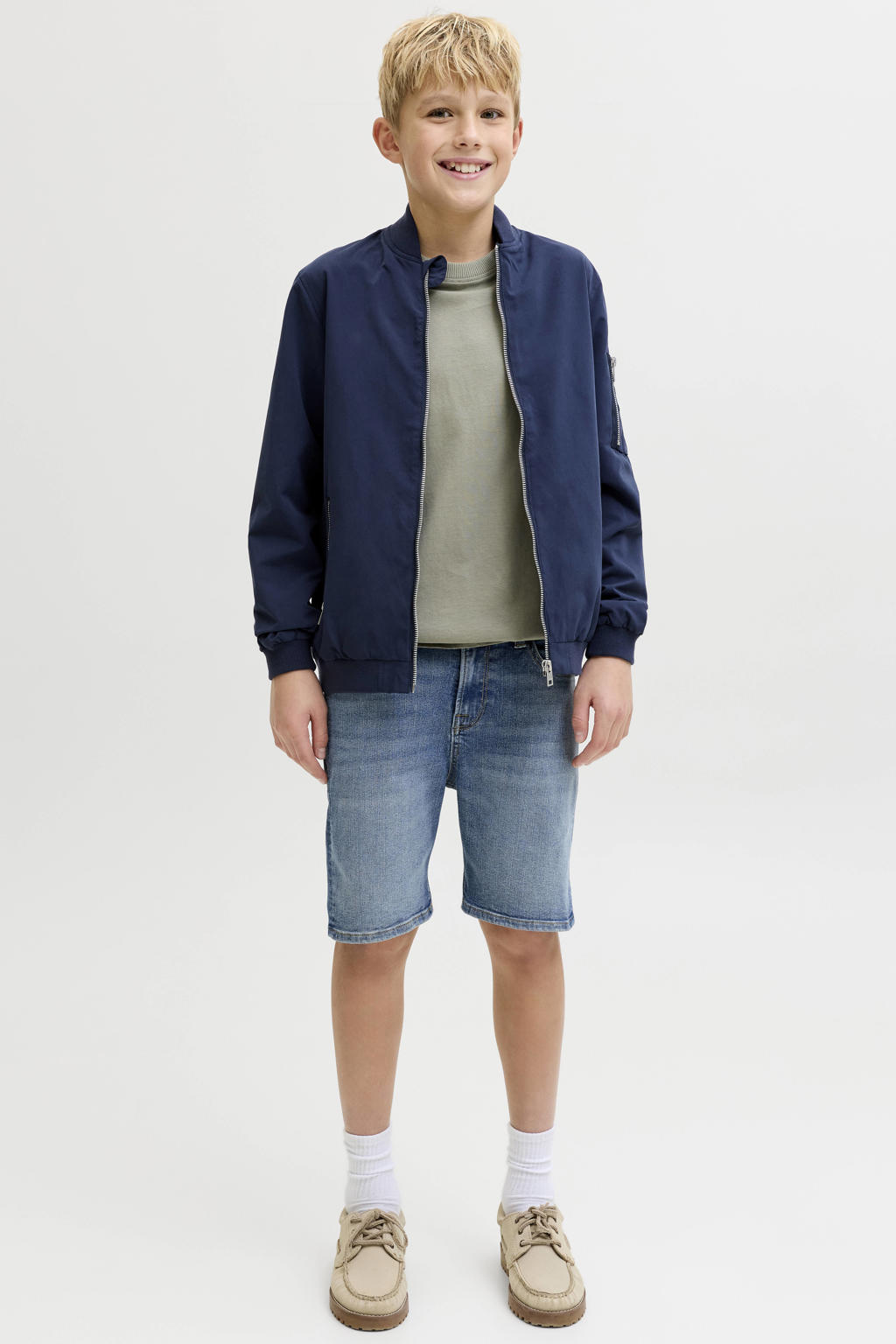 Medium blue denim jongens JACK & JONES JUNIOR regular short van stretchdenim met rits- en knoopsluiting en effen
