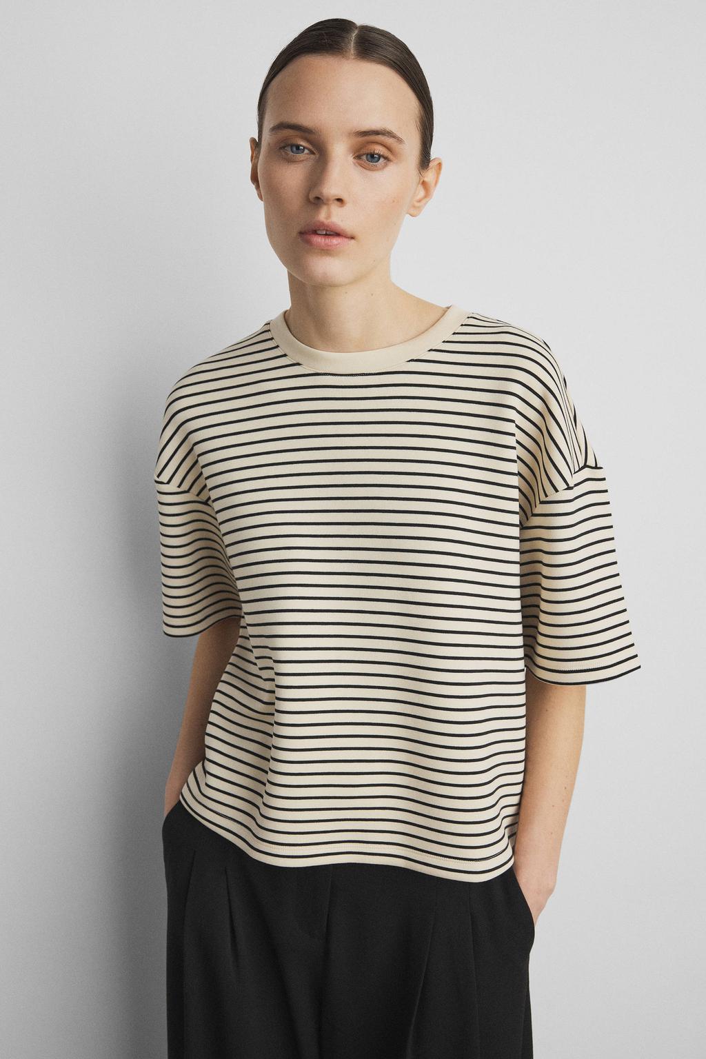 Crème en zwarte dames MSCH Copenhagen gestreepte gebreide trui crème van viscose met half lange mouwen en ronde hals