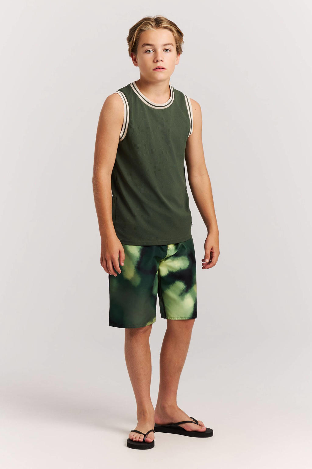 Groen en ecru jongens Protest T-shirt van polyamide met backprint, korte mouwen en ronde hals
