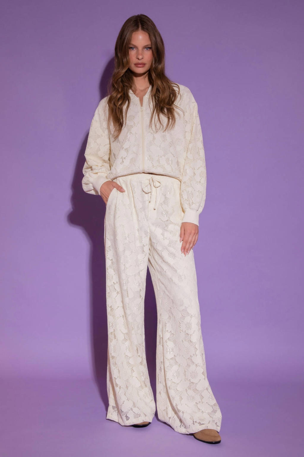 Ecru dames AMAYA Amsterdam kanten high waist broek met loose fit, elastische tailleband met koord en effen