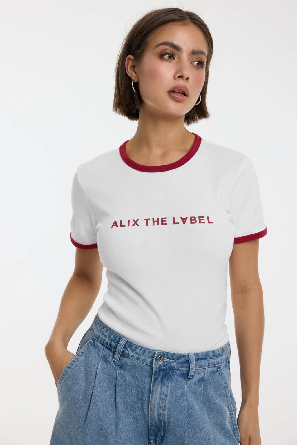 Wit en rode dames Alix the Label T-shirt met logo dessin, korte mouwen en ronde hals