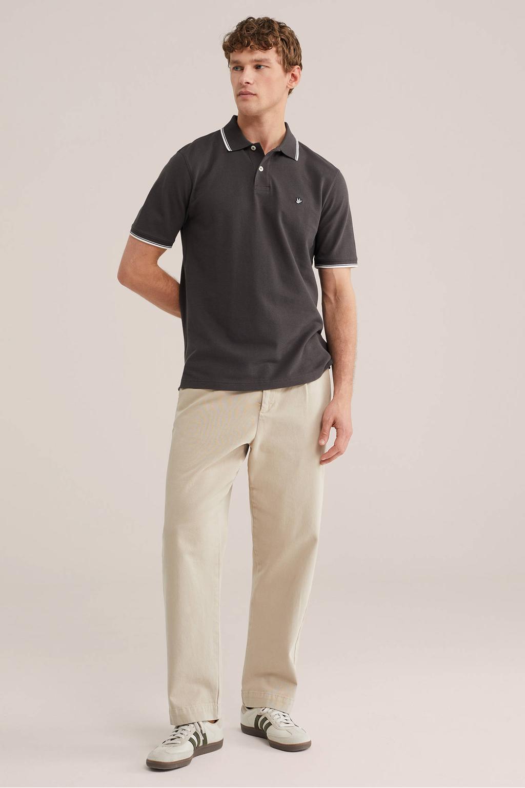 Zwarte heren WE Fashion regular polo van katoen met effen, korte mouwen, knoopsluiting en geribde boorden
