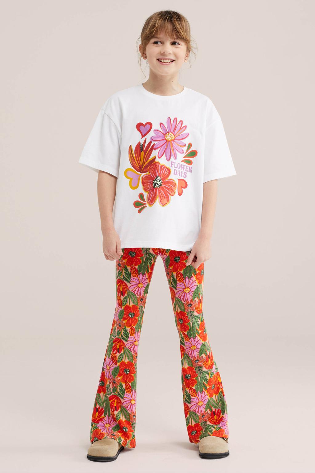 Oranje, roze en groene meisjes WE Fashion flared legging van viscose met regular waist en elastische tailleband