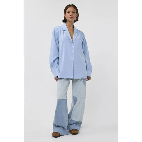 Studio AMAYA blouse lichtblauw afbeelding