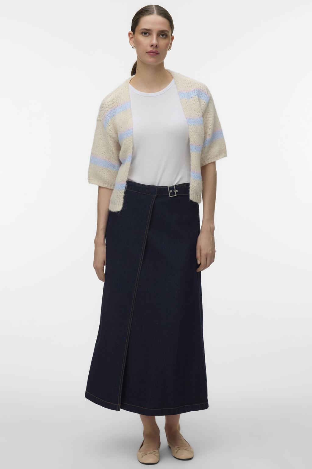 Ecru en lichtblauwe dames VERO MODA gestreepte gebreid vest met korte mouwen en ronde hals