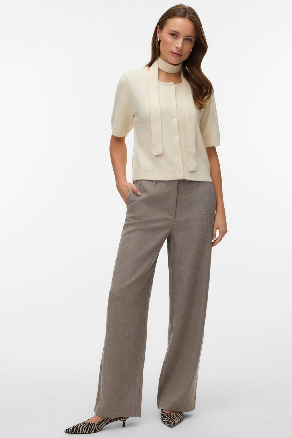 Ecru dames VERO MODA vest gebreid met effen, korte mouwen, sjaalkraag en knoopsluiting