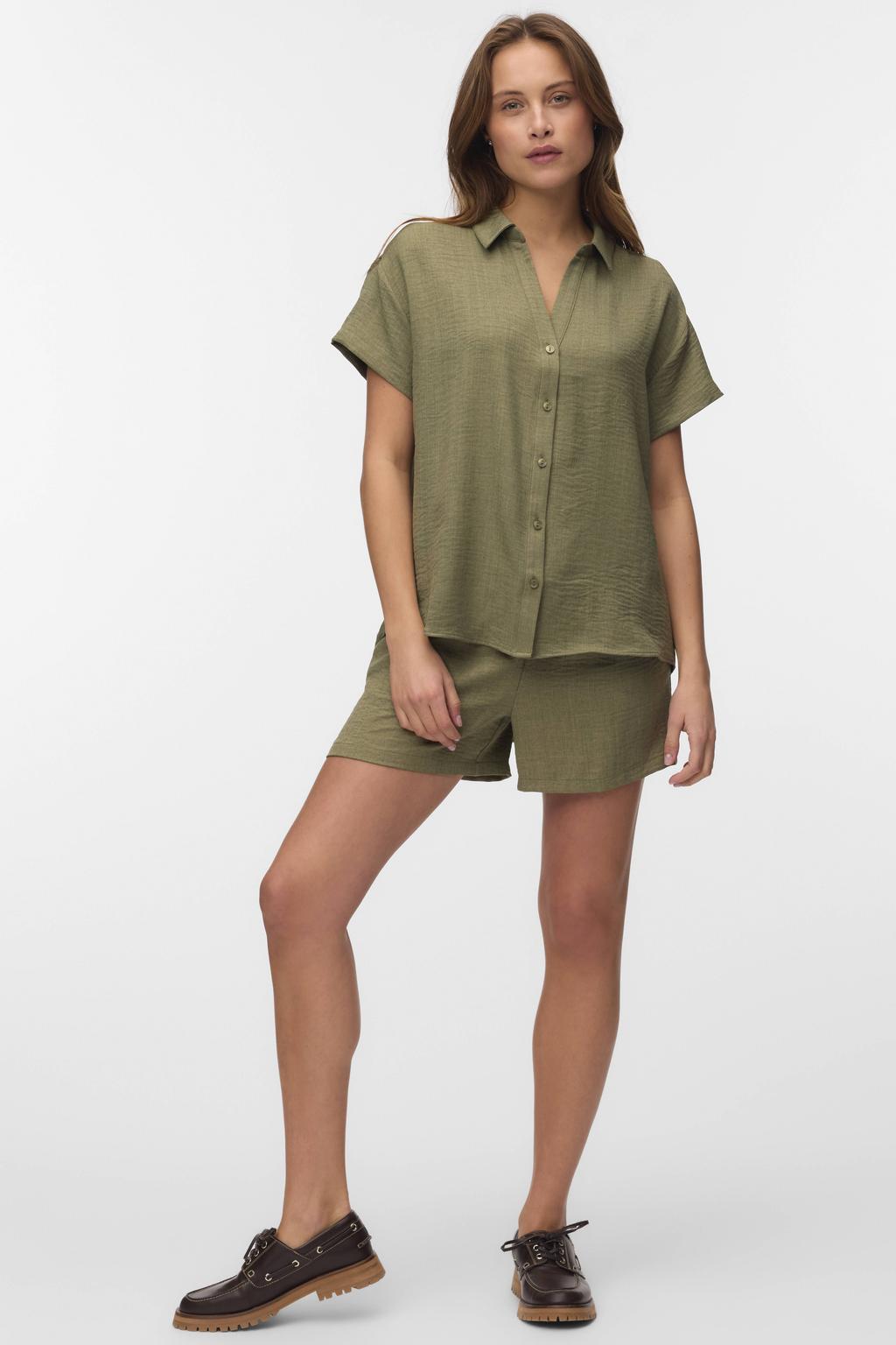 Groene dames VERO MODA blouse van polyester met effen, korte mouwen, klassieke kraag, knoopsluiting en geweven detail