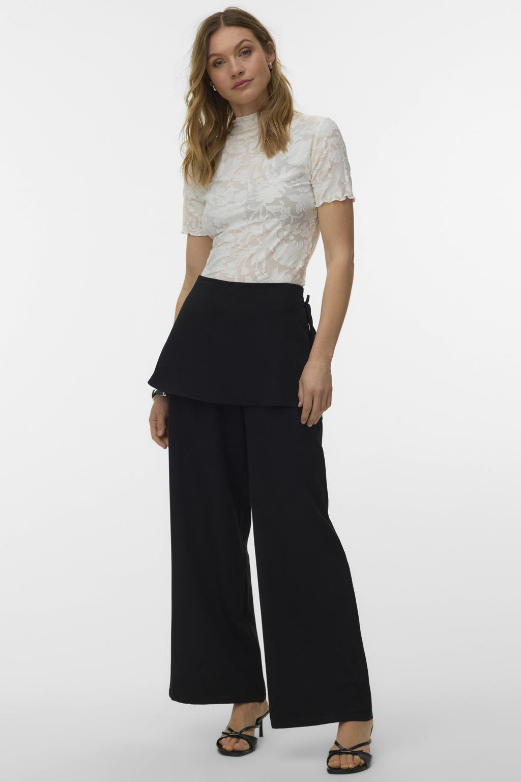 Witte dames VERO MODA gebloemde top van polyester met korte mouwen, ronde hals en kant