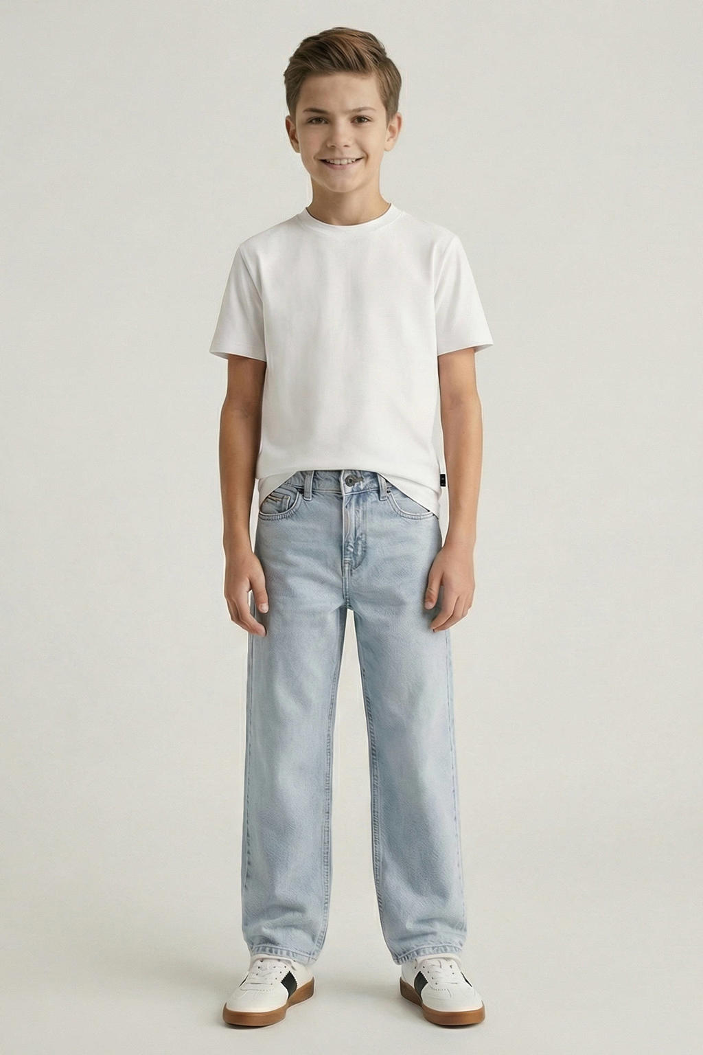 Light blue denim jongens Cars straight leg jeans van denim met rits- en knoopsluiting en effen