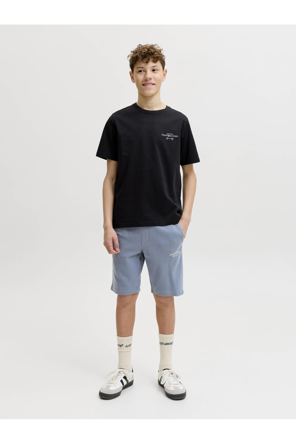 Grijsblauwe jongens JACK & JONES JUNIOR regular waist sweatshort blauw met elastische tailleband met koord en logo dessin
