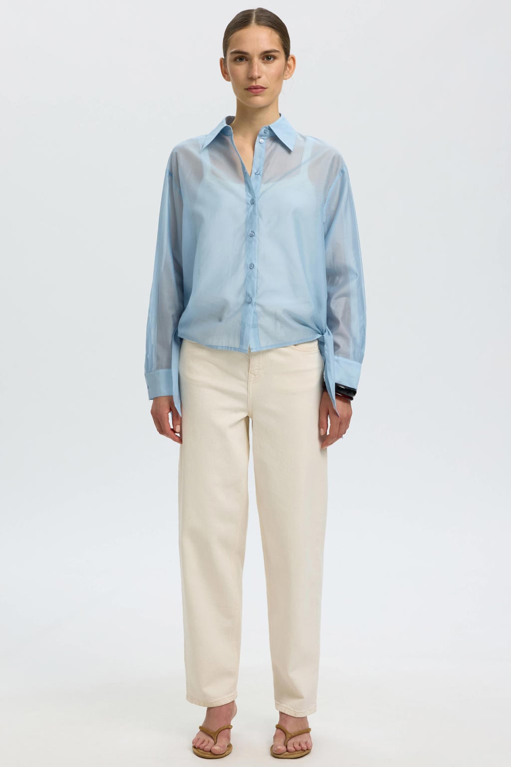 Lichtblauwe dames Selected blouse van lyocell met effen, lange mouwen, klassieke kraag, knoopsluiting en strikje