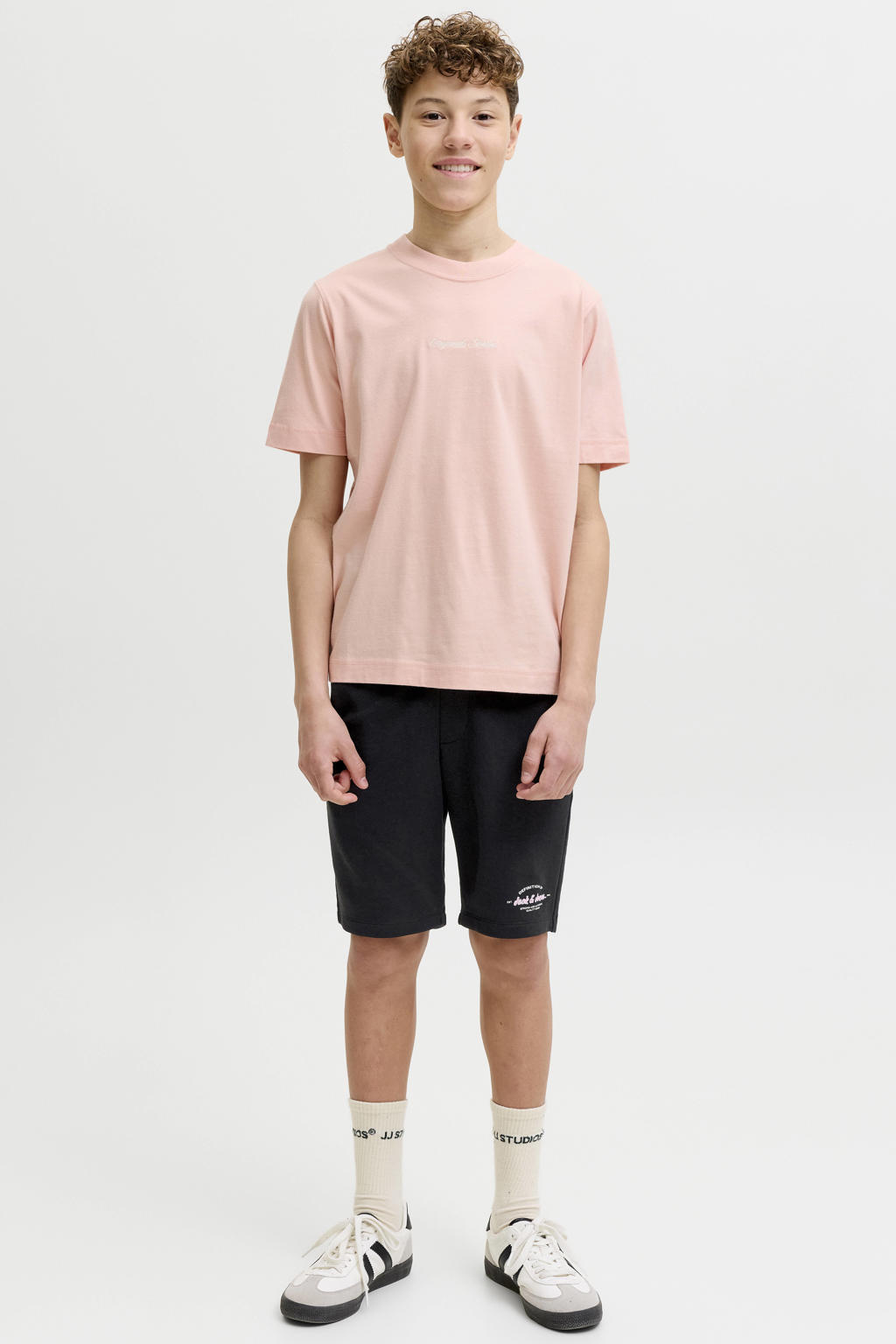 Zwarte jongens JACK & JONES JUNIOR regular waist sweatshort met elastische tailleband met koord en logo dessin