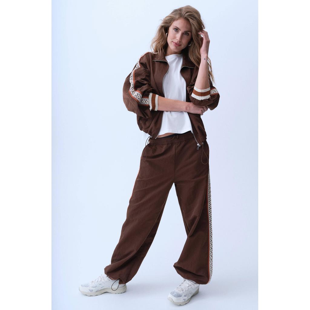 dames Gossia regular waist broek van nylon met loose fit, elastische tailleband en effen
