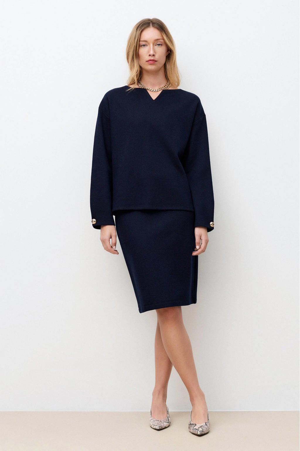 Marineblauw dames Caroll pullover blauw van katoen met effen, lange mouwen, V-hals en sierknopen