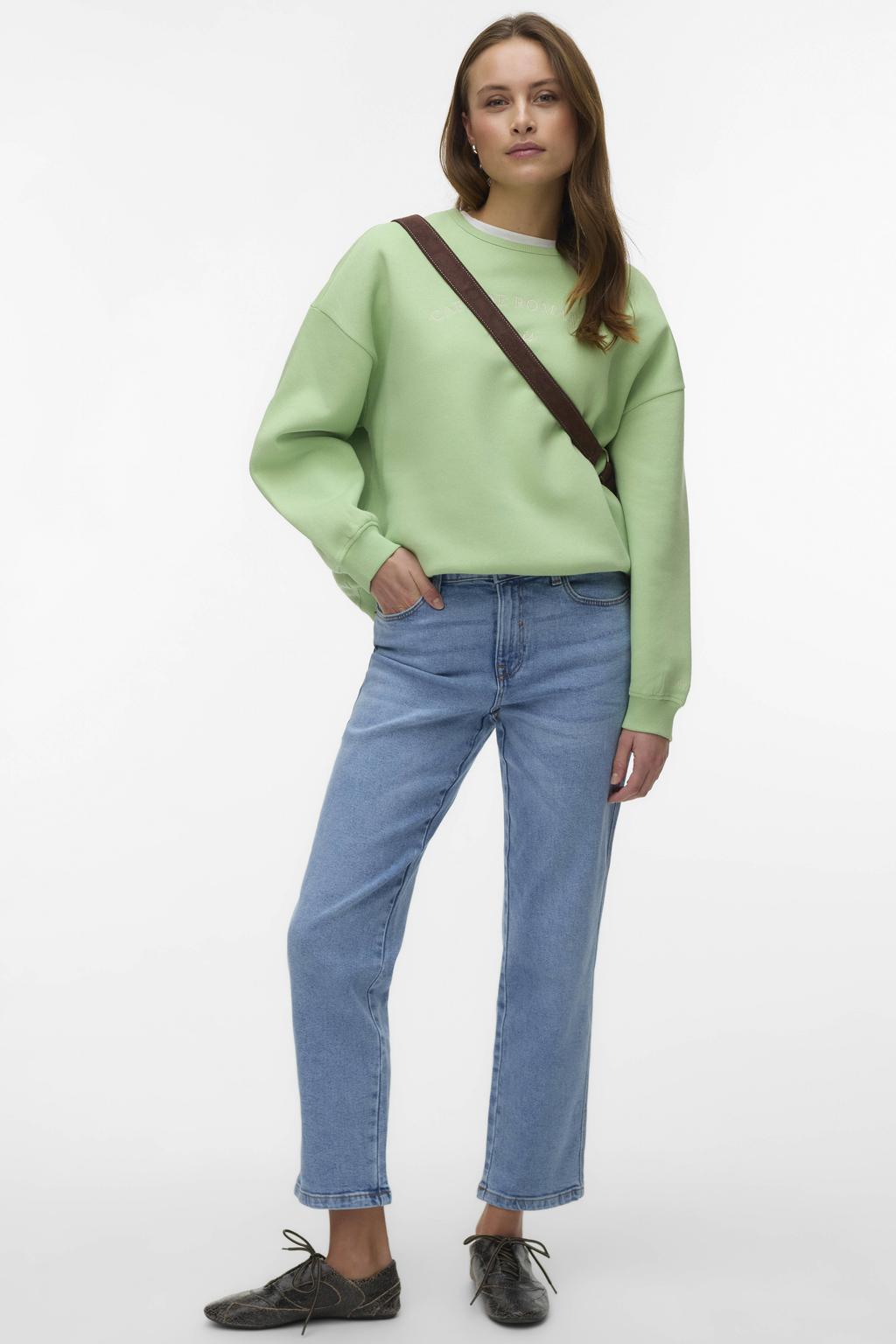 Lichtgroene dames VERO MODA sweater van katoen met tekst print, lange mouwen, ronde hals en borduursels