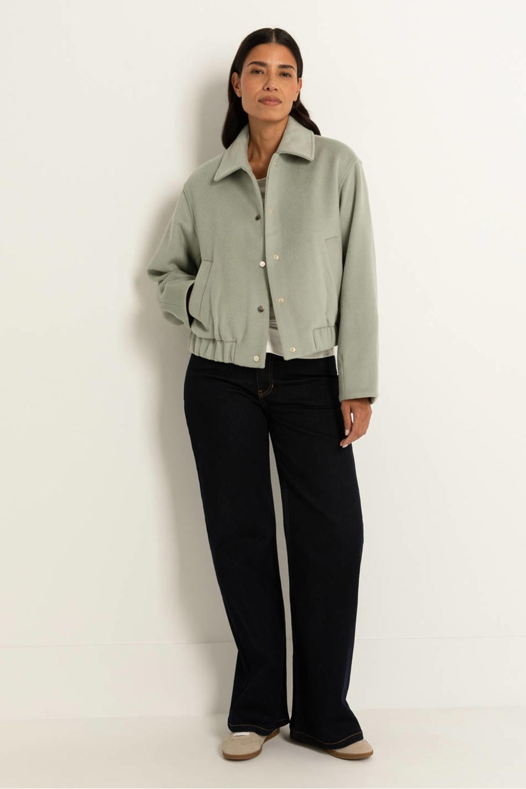 Lichtgroene dames Maura by Claudia Strater wollen bomberjack met effen, lange mouwen en klassieke kraag