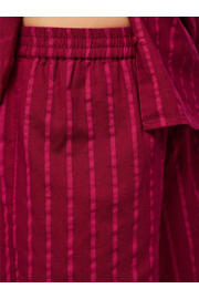 thumbnail: PIECES regular waist gestreepte casual short rood