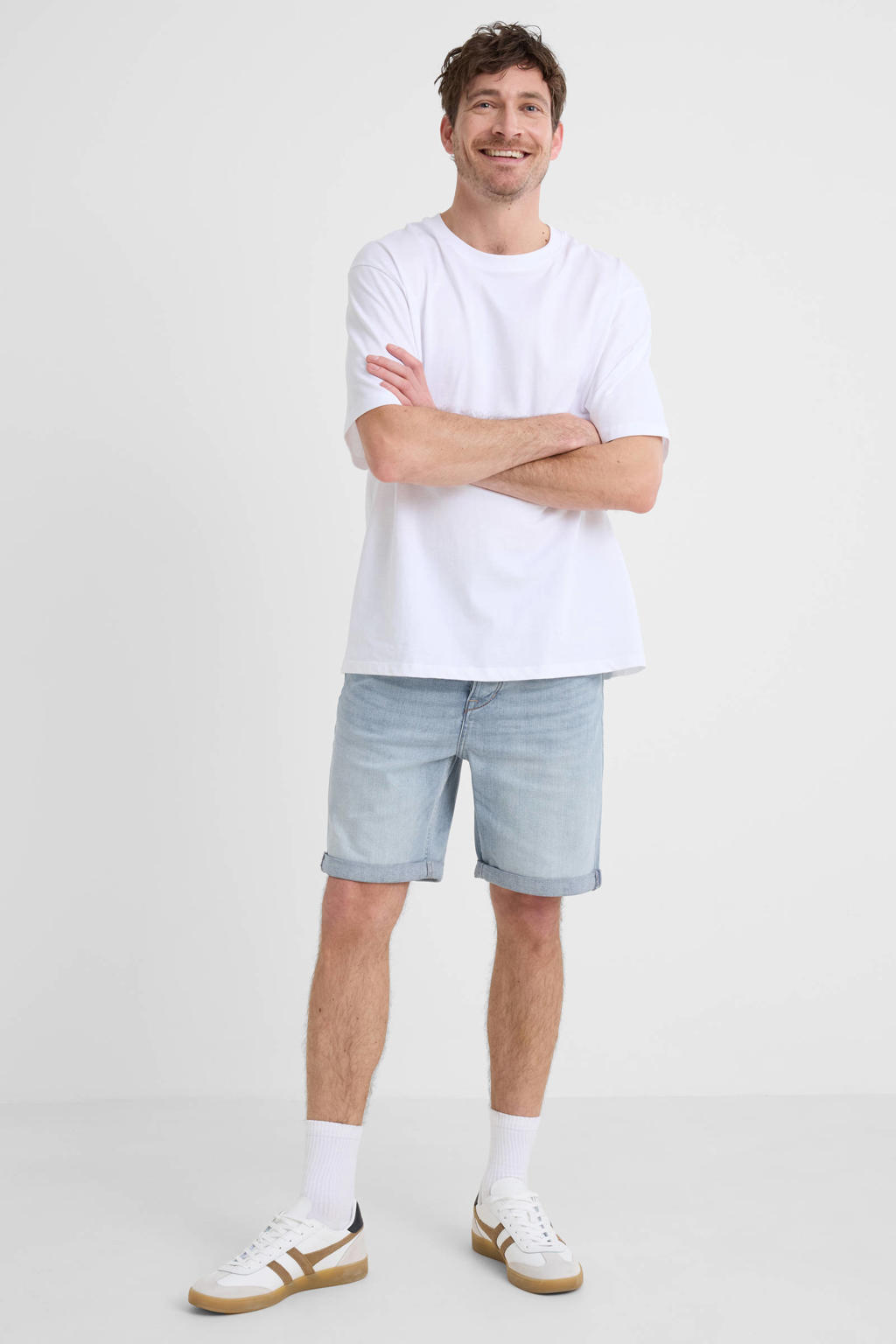 CHASIN' slim denim short bleached denim
