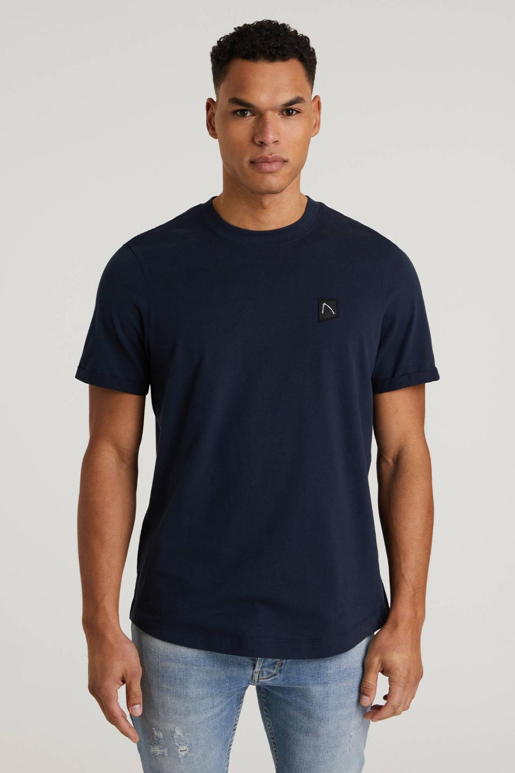 Donkerblauwe heren CHASIN' regular T-shirt van katoen met effen, korte mouwen en ronde hals