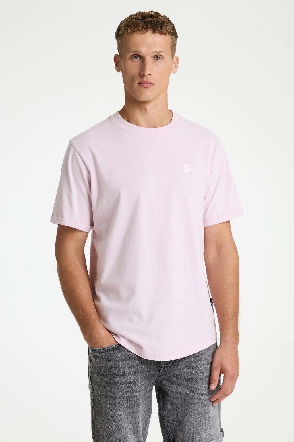Lichtroze heren CHASIN' regular T-shirt van katoen met effen, korte mouwen en ronde hals