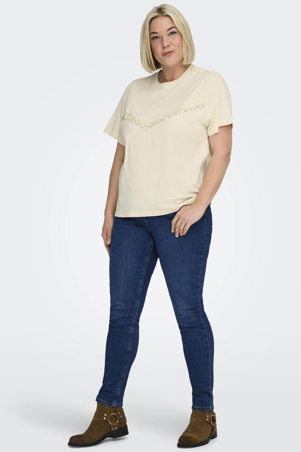 Beige dames ONLY CARMAKOMA T-shirt van katoen met effen, korte mouwen, ronde hals en franjes