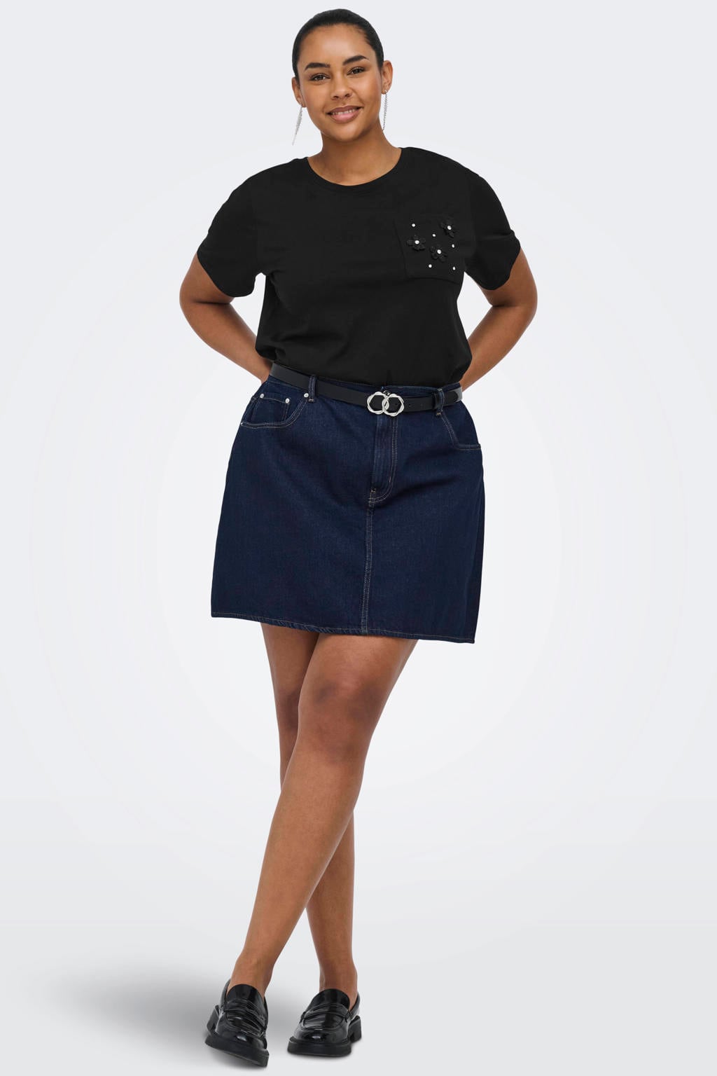 Zwarte dames ONLY CARMAKOMA T-shirt van katoen met effen, korte mouwen, ronde hals en 3D applicatie