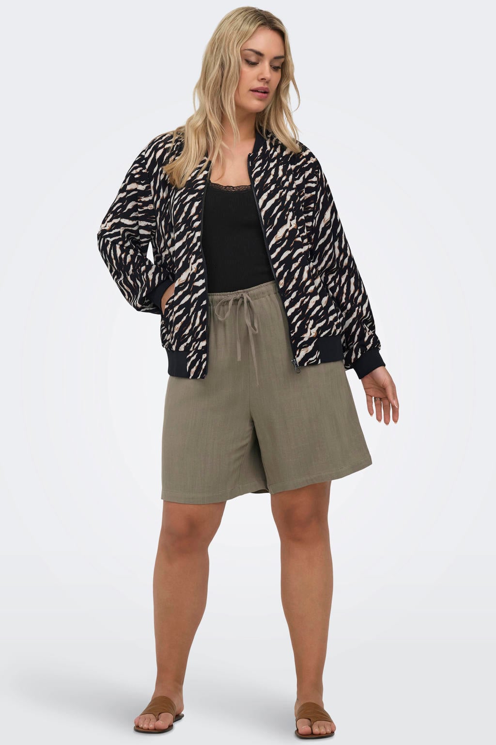 Zwarte dames ONLY CARMAKOMA bomberjack van polyester met dierenprint, lange mouwen, mao kraag, ritssluiting en geweven detail