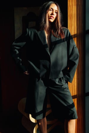cropped blazer met backprint zwart