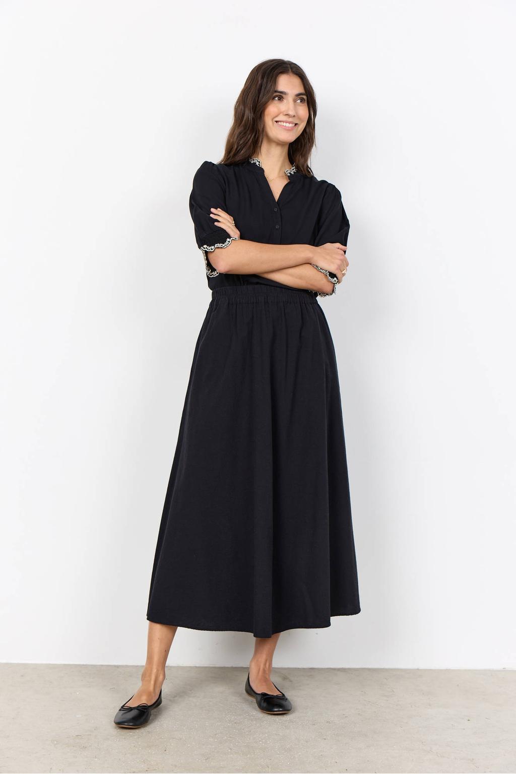 Zwarte dames Soyaconcept blousetop van viscose met effen, half lange mouwen, opstaande kraag en plooien