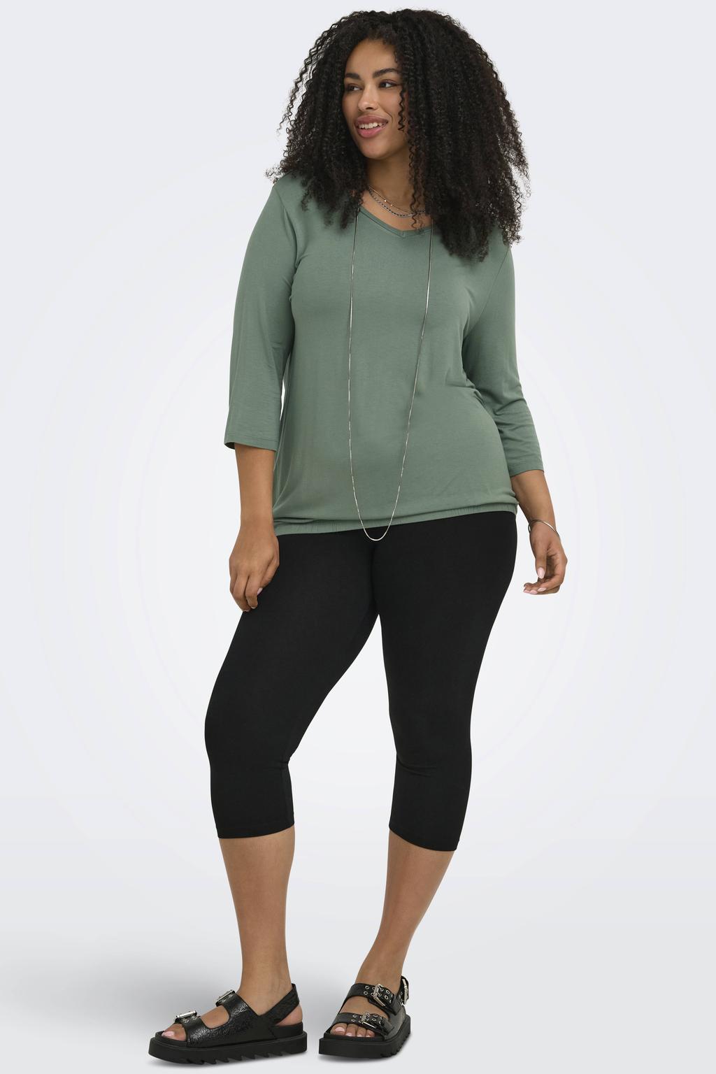 Groene dames ONLY CARMAKOMA top van viscose met effen, half lange mouwen, V-hals en elastische boord