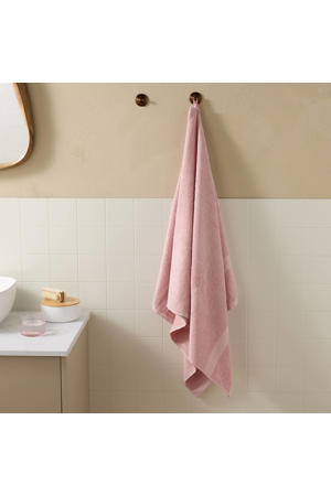 handdoek lichtroze basic (140x70 cm)