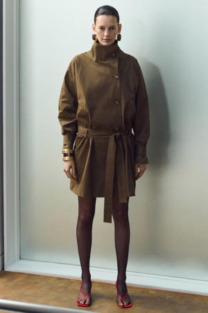 trenchcoat kaki
