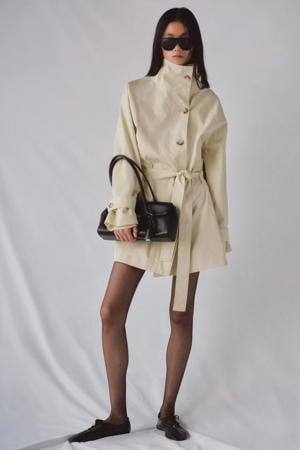trenchcoat ecru