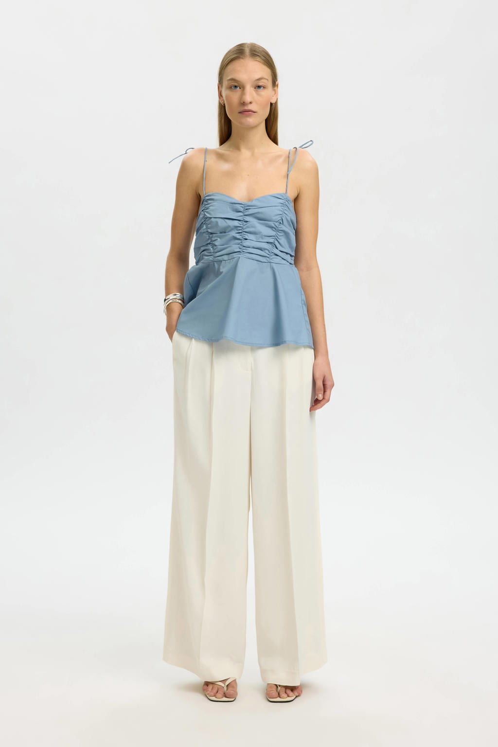 Lichtblauwe dames Selected peplum top met effen, spaghettibandjes en V-hals