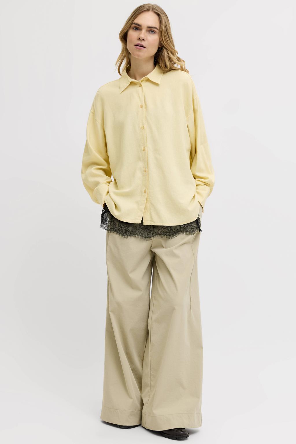 Lichtgele dames JJXX blouse van linnen met effen, lange mouwen, klassieke kraag, knoopsluiting en geweven detail