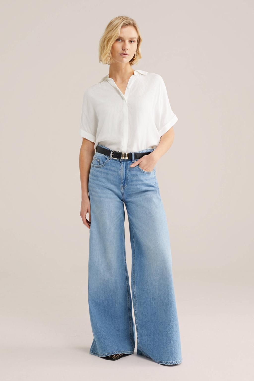 Witte dames WE Fashion blouse van viscose met effen, korte mouwen, klassieke kraag en knoopsluiting
