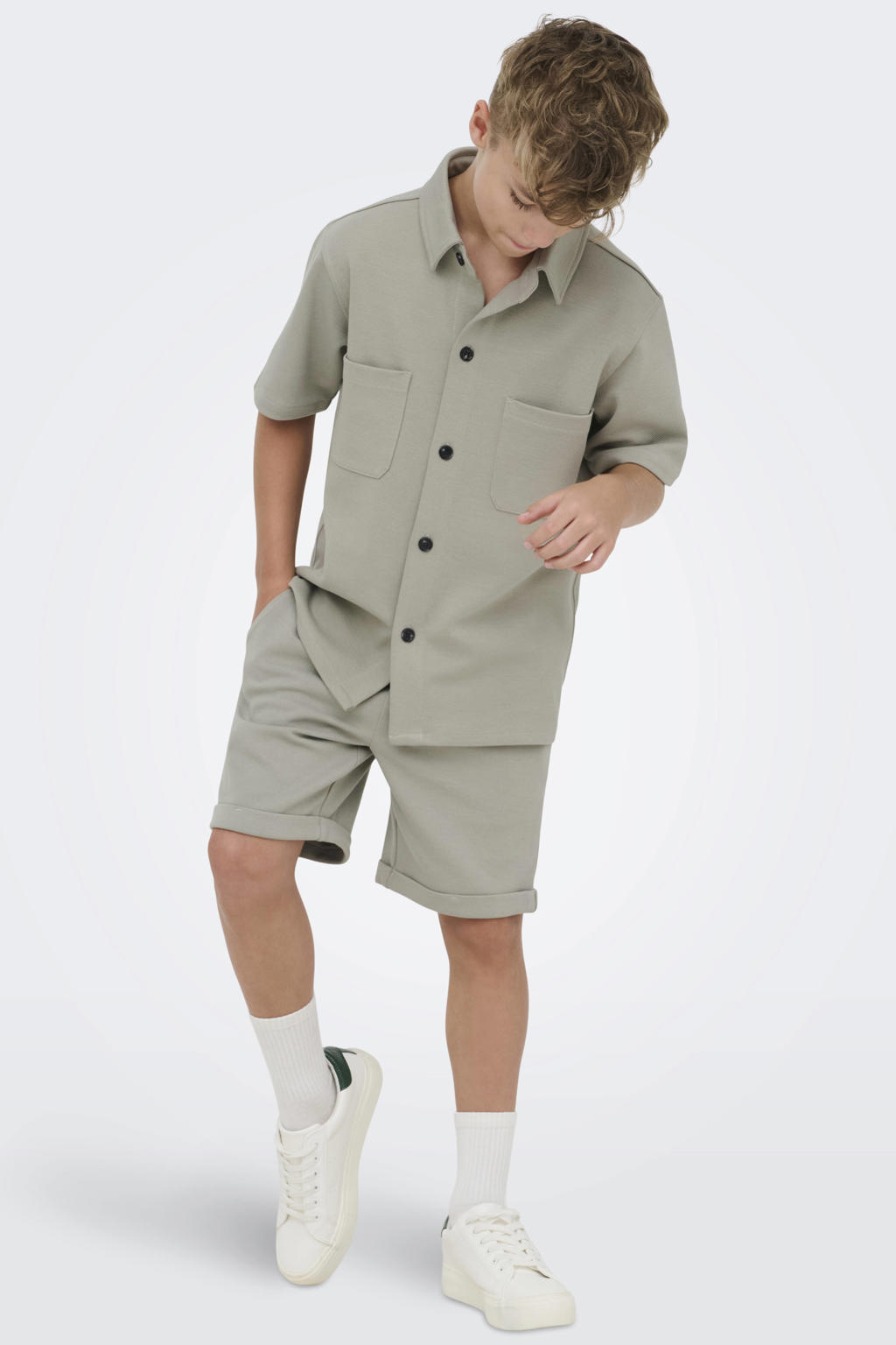 Kakikleurige jongens ONLY & SONS JUNIOR overhemd van polyester met effen, korte mouwen, klassieke kraag en knoopsluiting